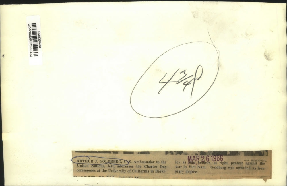 1966 Press Photo Goldberg receives honorary degree as Vietnam war protested