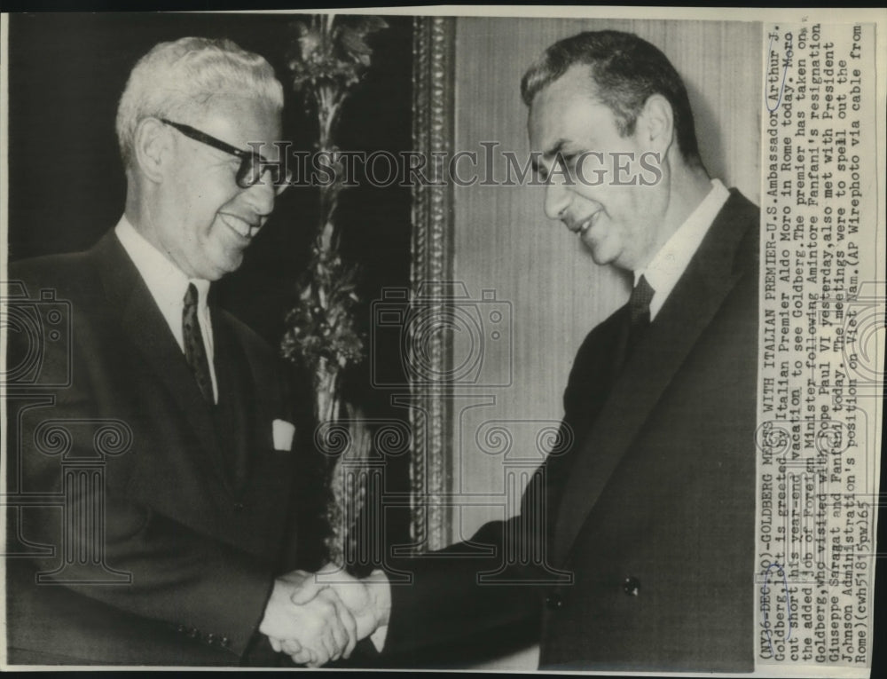 1965 Press Photo U.S. Ambassador Goldberg greeted by Italian Premier Aldo Moro