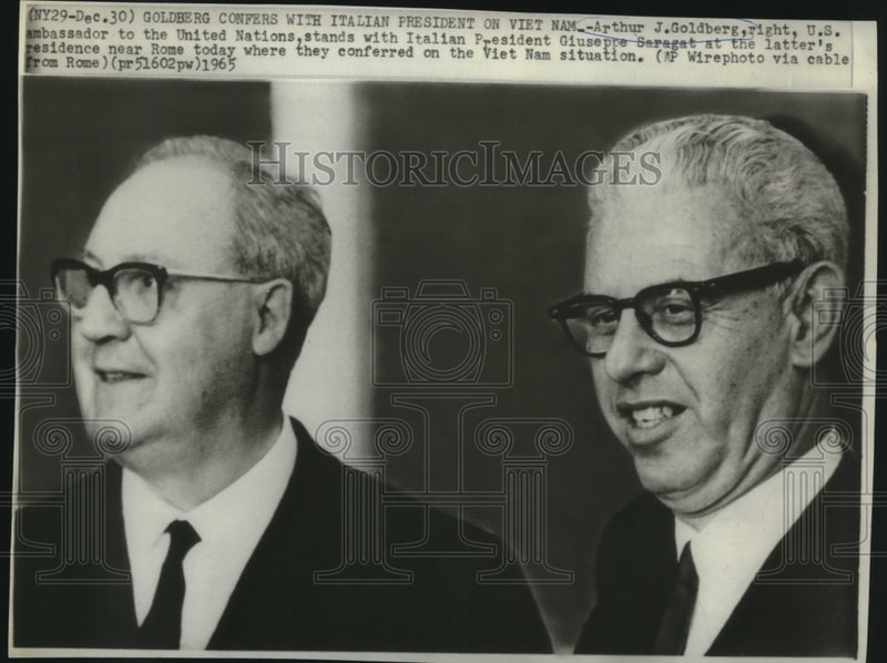 Load image into Gallery viewer, 1965 Press Photo Goldberg confers with Italian President on Vietnam situation

