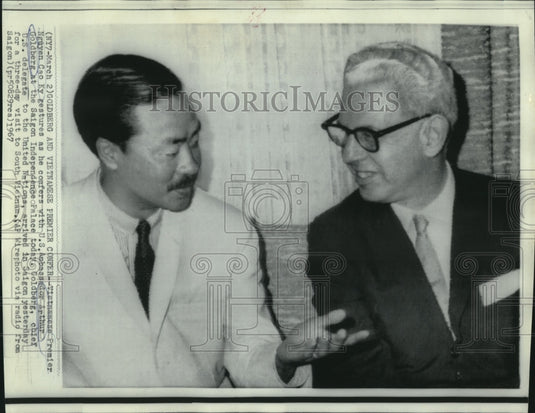 1967 Press Photo Goldberg and Vietnamese Premier Nguyen Cao Ky confer in Saigon