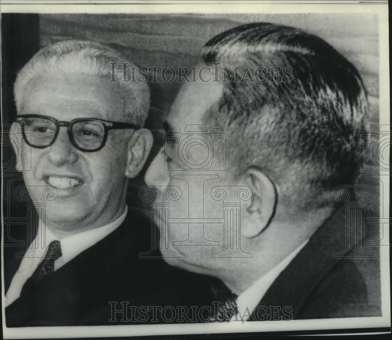 Load image into Gallery viewer, 1967 Press Photo Ambassador Goldberg &amp; Japan's Prime Minister Sato confer.

