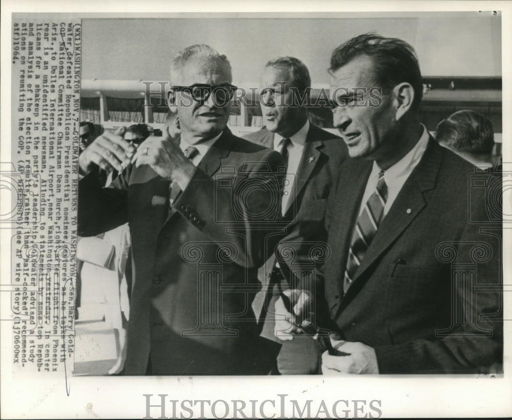 1964 Press Photo Barry Goldwater and other Republicans return to Washington