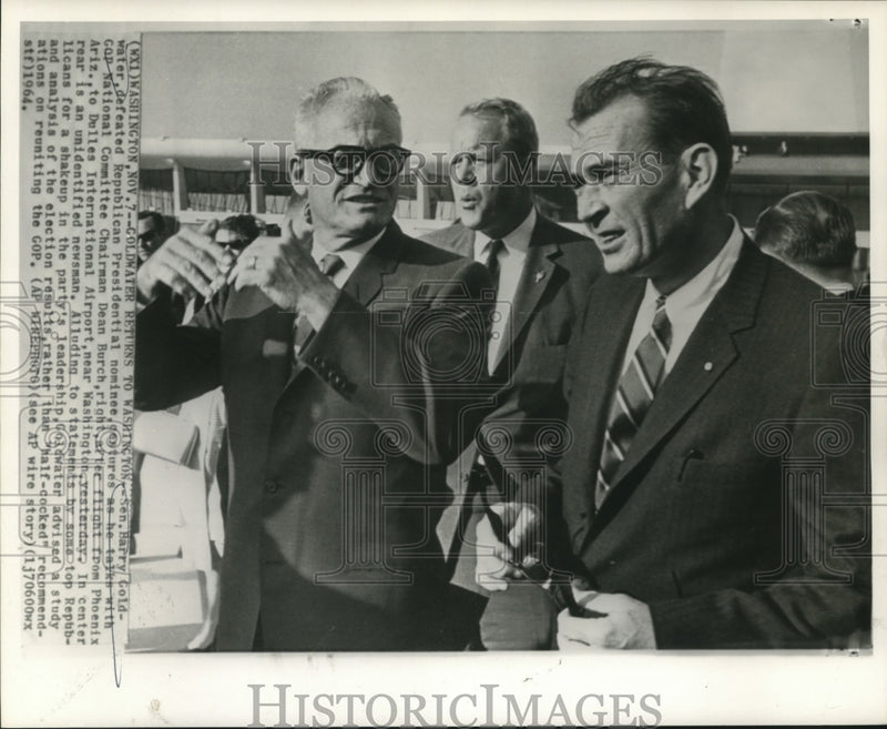 Load image into Gallery viewer, 1964 Press Photo Barry Goldwater and other Republicans return to Washington
