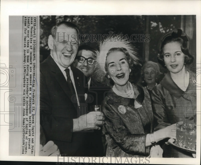 Load image into Gallery viewer, 1964 Press Photo King Frederik IX &amp; royal family at Danish Academy event
