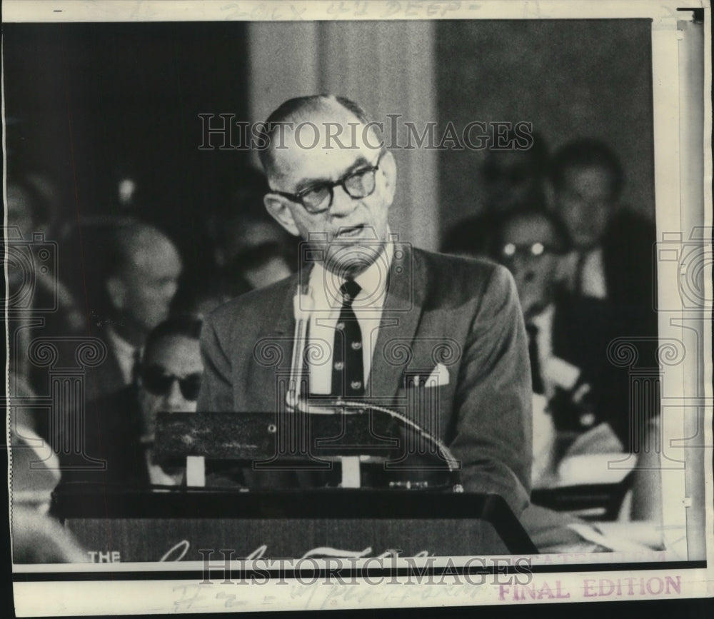 1968 Press Photo Senator Fulbright speaks at Democratic Platform Committee