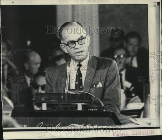 1968 Press Photo Senator Fulbright speaks at Democratic Platform Committee