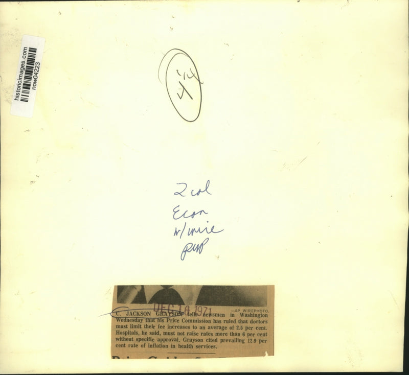 Load image into Gallery viewer, 1971 Press Photo Price Commission's Jackson Grayson, at news conference

