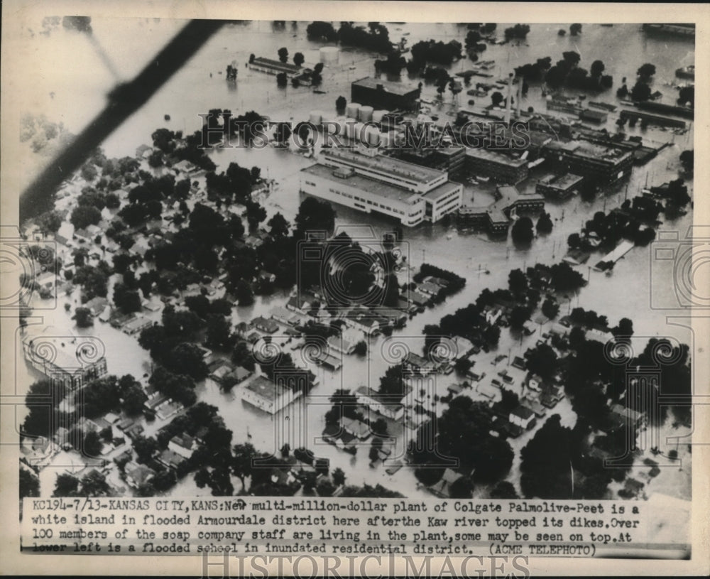 1951 Press Photo Colgate-Palmolive Building in flooded Kaw River, Kansas City