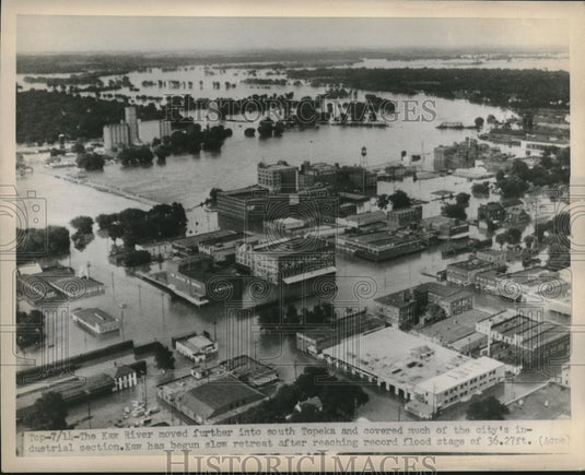 1951 Press Photo Topeka industrial area flooded by Kaw River - now04283