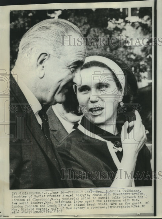 1967 Press Photo Mrs. Ludmilla Gvishiana & President Johnson chat in New Jersey