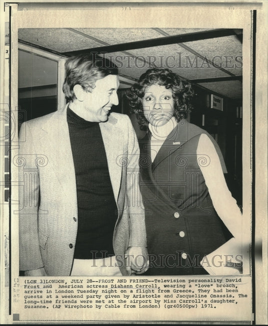 1971 Press Photo David Frost and Diahann Carroll arrive at London airport