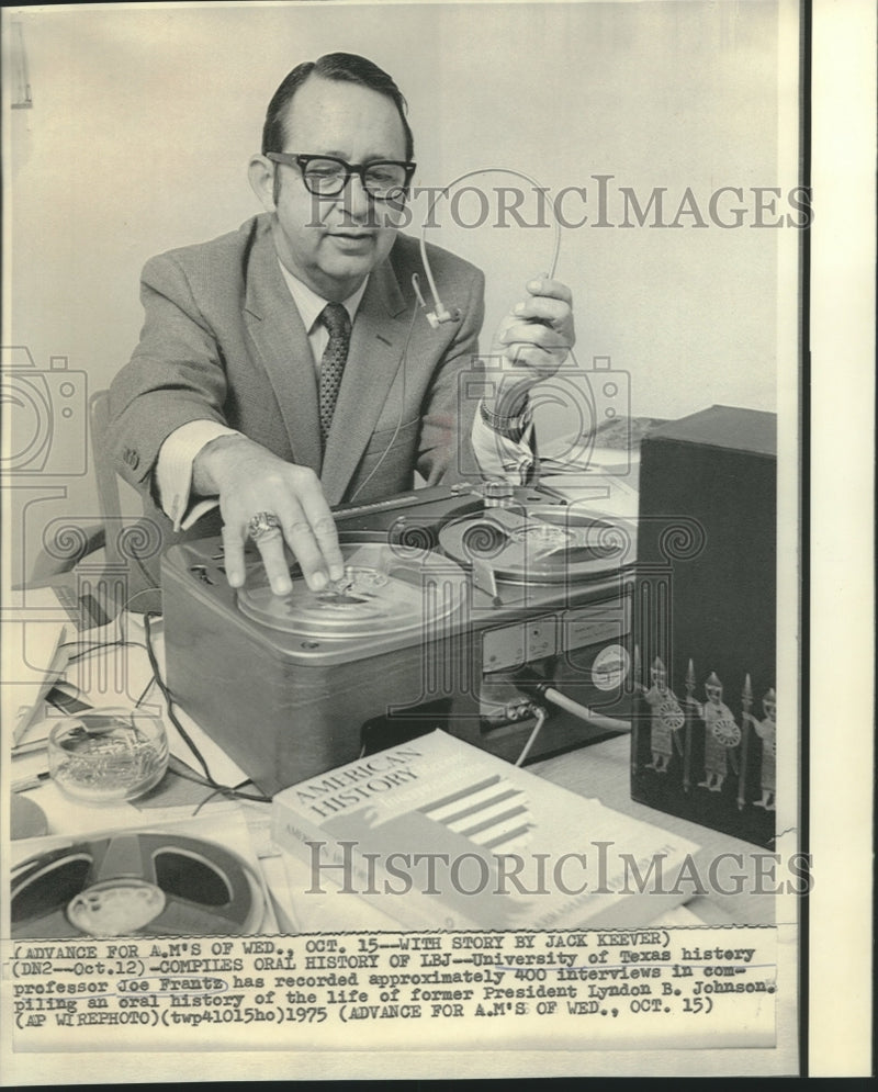 Load image into Gallery viewer, 1975 Press Photo University of Texas professor Joe Frantz has recorded interview
