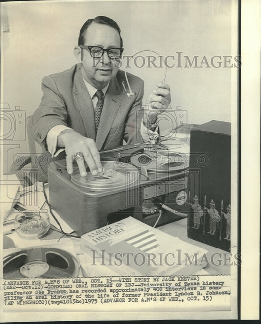1975 Press Photo University of Texas professor Joe Frantz has recorded interview