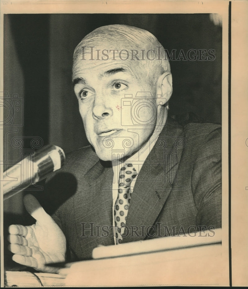 Load image into Gallery viewer, 1973 Press Photo FDA commissioner Charles Edwards at Senate Small Business
