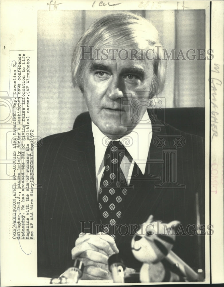 1972 Press Photo Representative Cornelius Gallagher at news conference