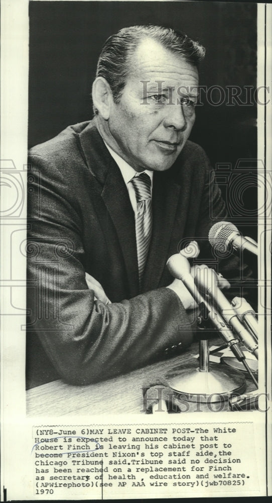 Load image into Gallery viewer, 1970 Press Photo HEW Secretary Robert Finch to become Nixon's top aide
