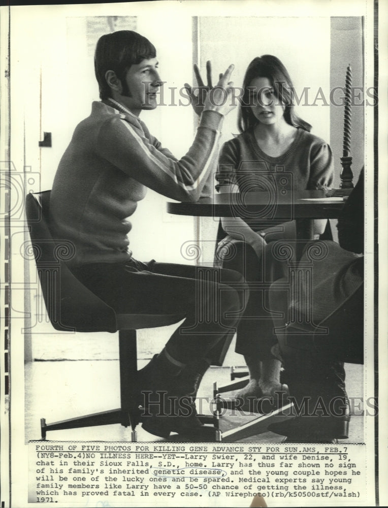 1971 Press Photo Larry and Denise Swier in their Sioux Falls, SD home