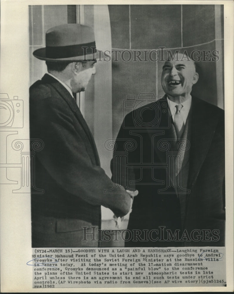 Load image into Gallery viewer, 1962 Press Photo Goodbye with laugh and handshake are Fawzi and Gromyko
