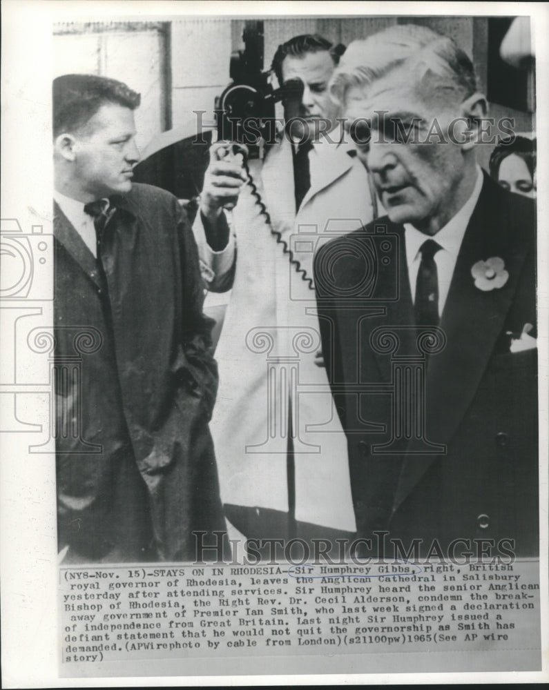 Load image into Gallery viewer, 1965 Press Photo Sir Humphrey Gibbs leaves Anglican Cathedral in Salisbury
