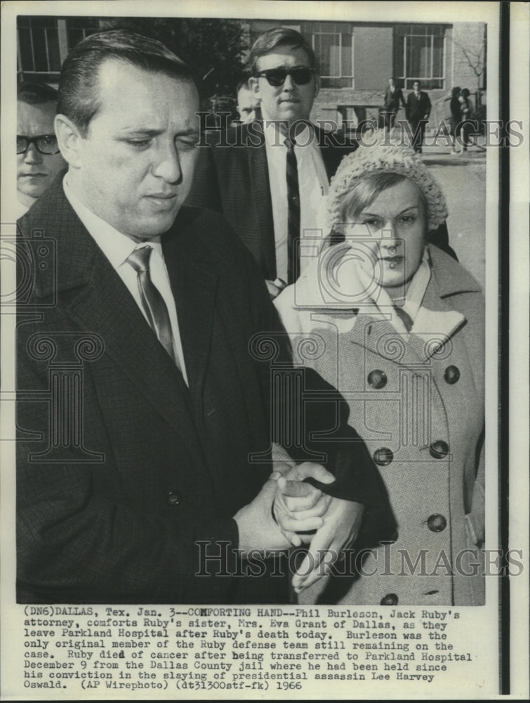 Load image into Gallery viewer, 1966 Press Photo Phil Burleson &amp; Eva Grant, Ruby's sister, leave hospital
