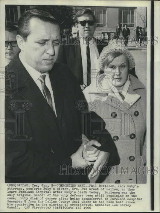 1966 Press Photo Phil Burleson & Eva Grant, Ruby's sister, leave hospital