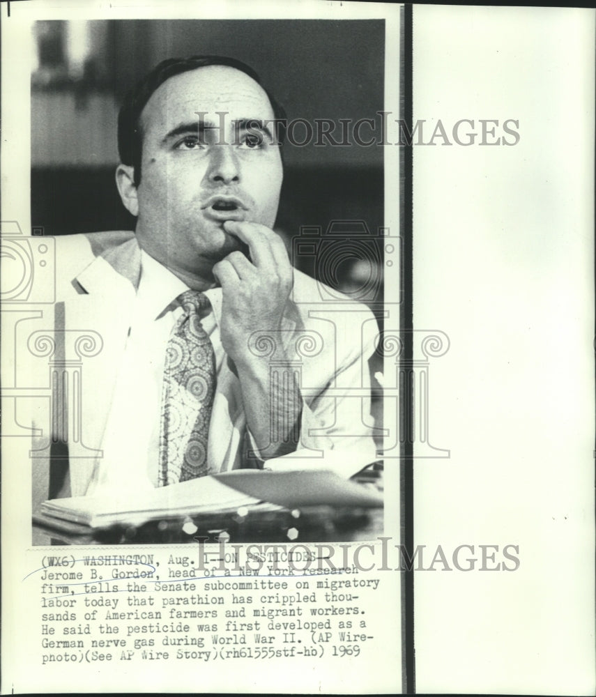 1969 Press Photo Jerome Gordon reports on parathion at Senate Subcommittee