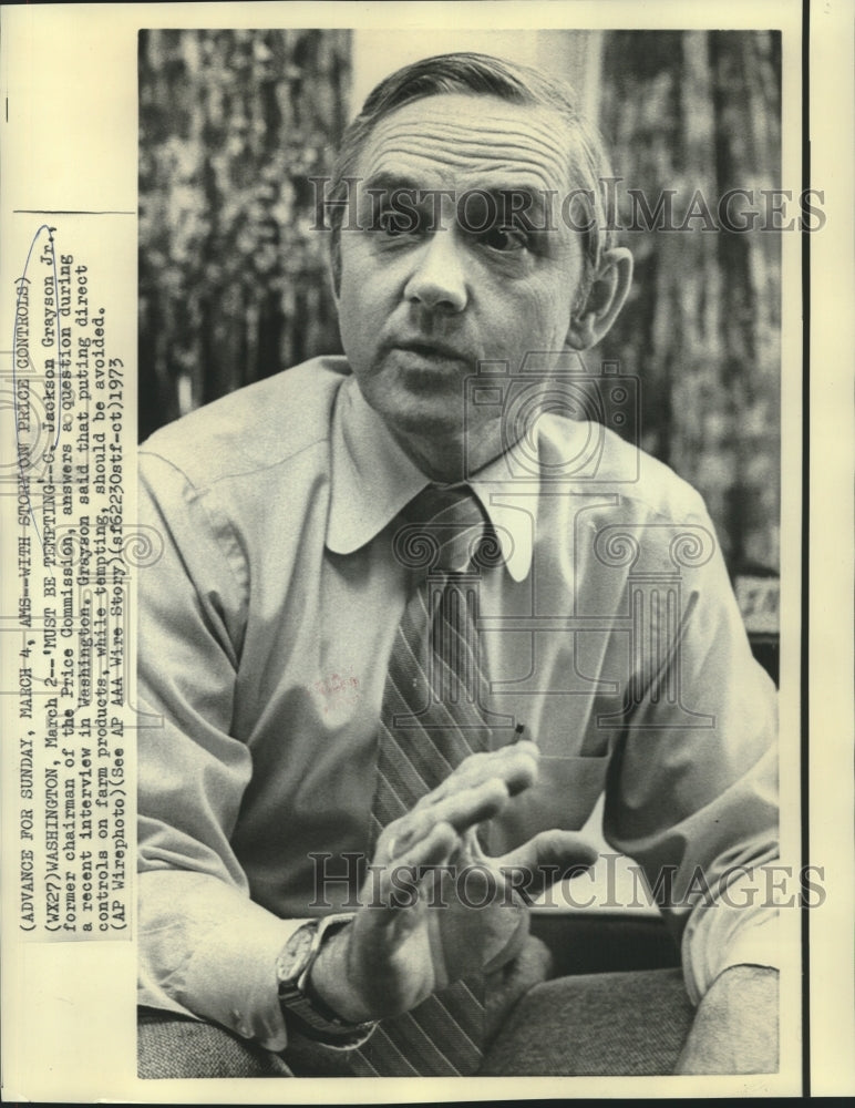 1975 Press Photo Former Price Commission's Grayson at Washington interview