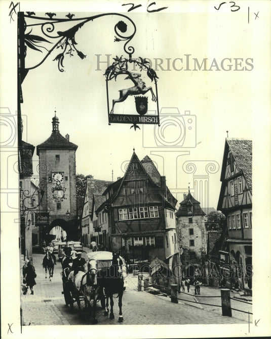 1974 Press Photo This view demonstrates best way to see Rothenburg is afoot.