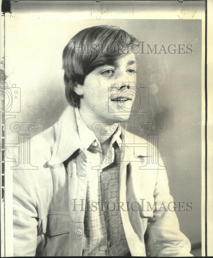 1972 Press Photo Bob Hall, student sky-diver, survived when parachutes failed