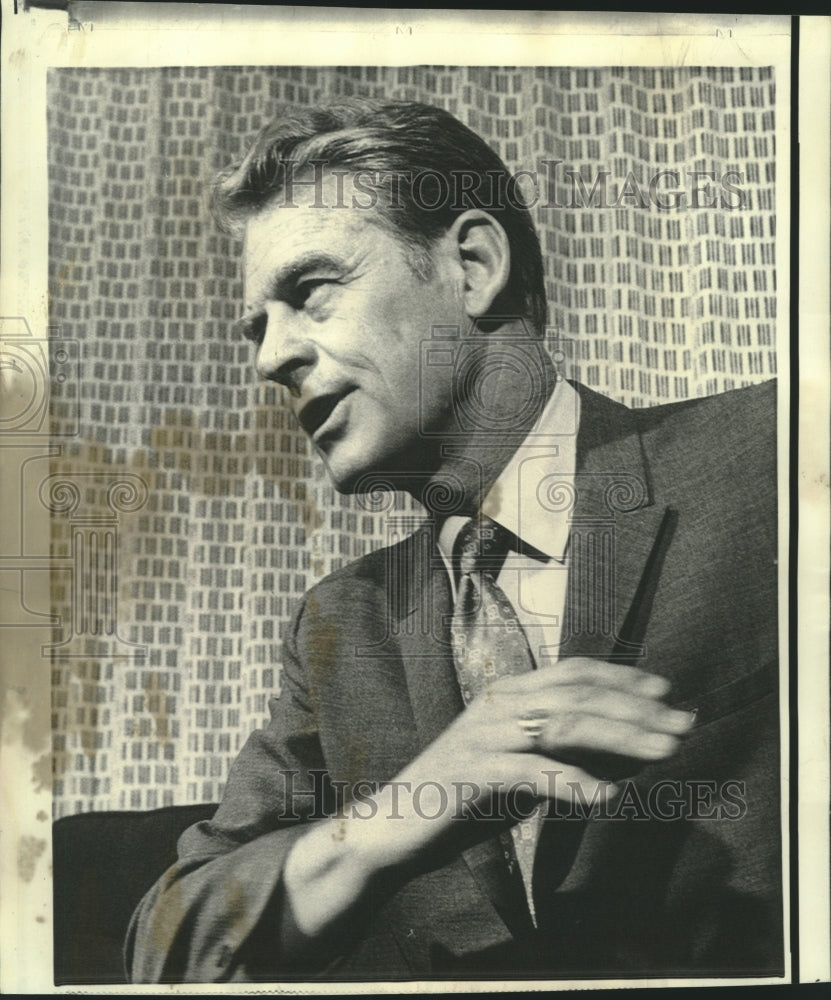 1970 Press Photo Senator Edward Gurney speaks at Miami news conference.