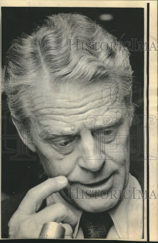Load image into Gallery viewer, 1973 Press Photo Senator Edward Gurney at American Nursing Home Convention
