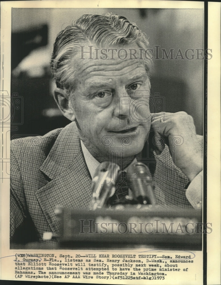 Load image into Gallery viewer, 1973 Press Photo Senator Edward Gurney listens at a Washington meeting
