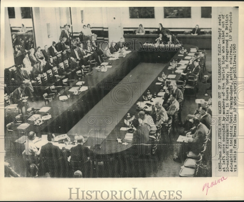 Load image into Gallery viewer, 1960 Press Photo Empty seats vacated by Soviet bloc at Geneva disarmament talks
