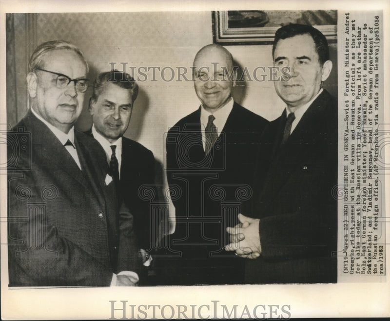 Load image into Gallery viewer, 1962 Press Photo Soviet and German officials meet at Russian villa in Geneva
