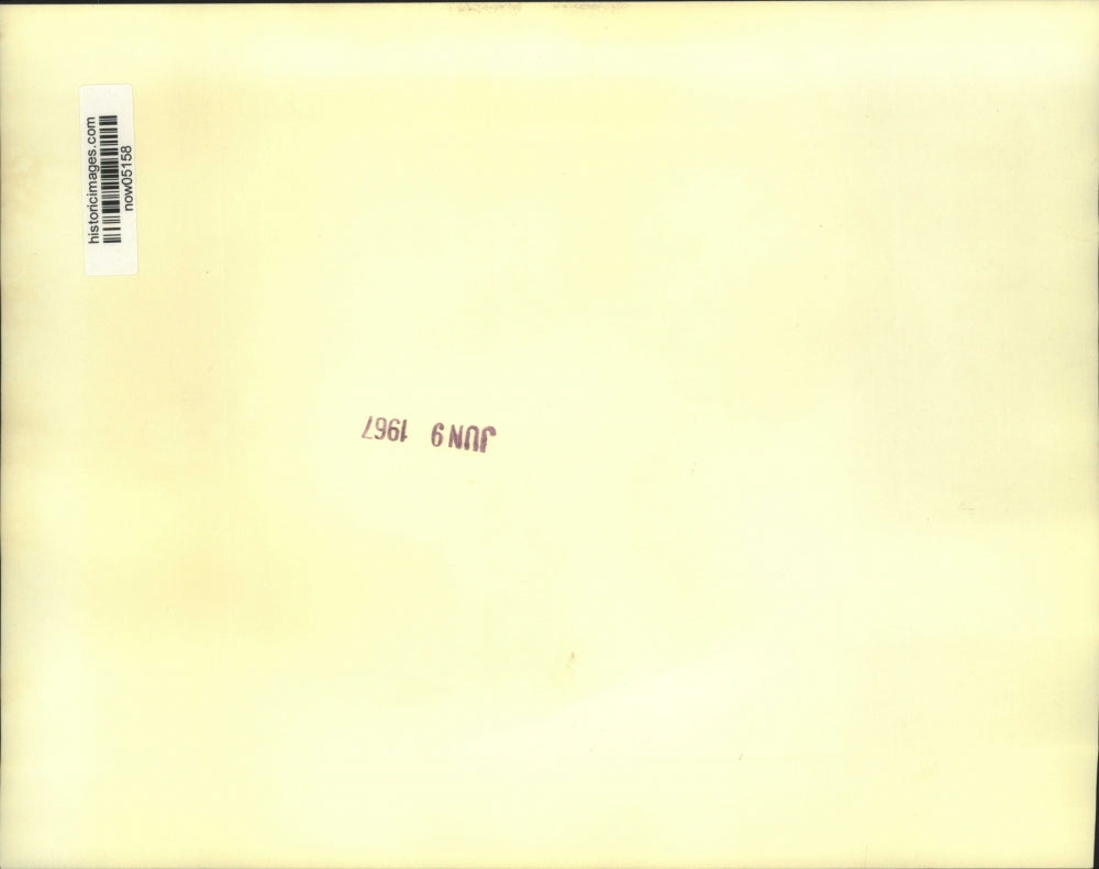 1967 Press Photo Eliaz Guzman & bride in Jerusalem during Arab-Israeli war.