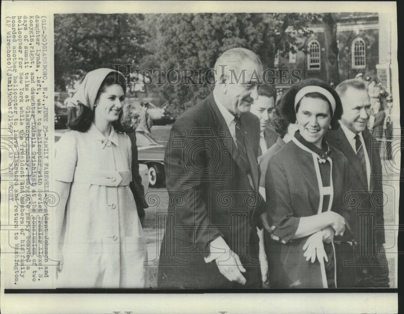 Load image into Gallery viewer, 1967 Press Photo President Johnson &amp; Soviet Premier Kosygin with others in NJ
