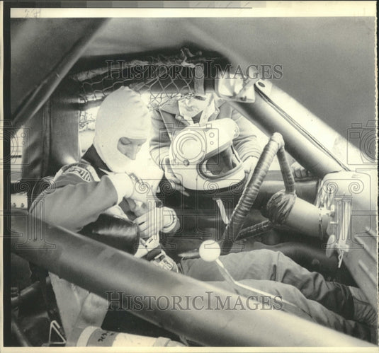 1976 Press Photo Janet Guthrie, woman race car driver. - now05177
