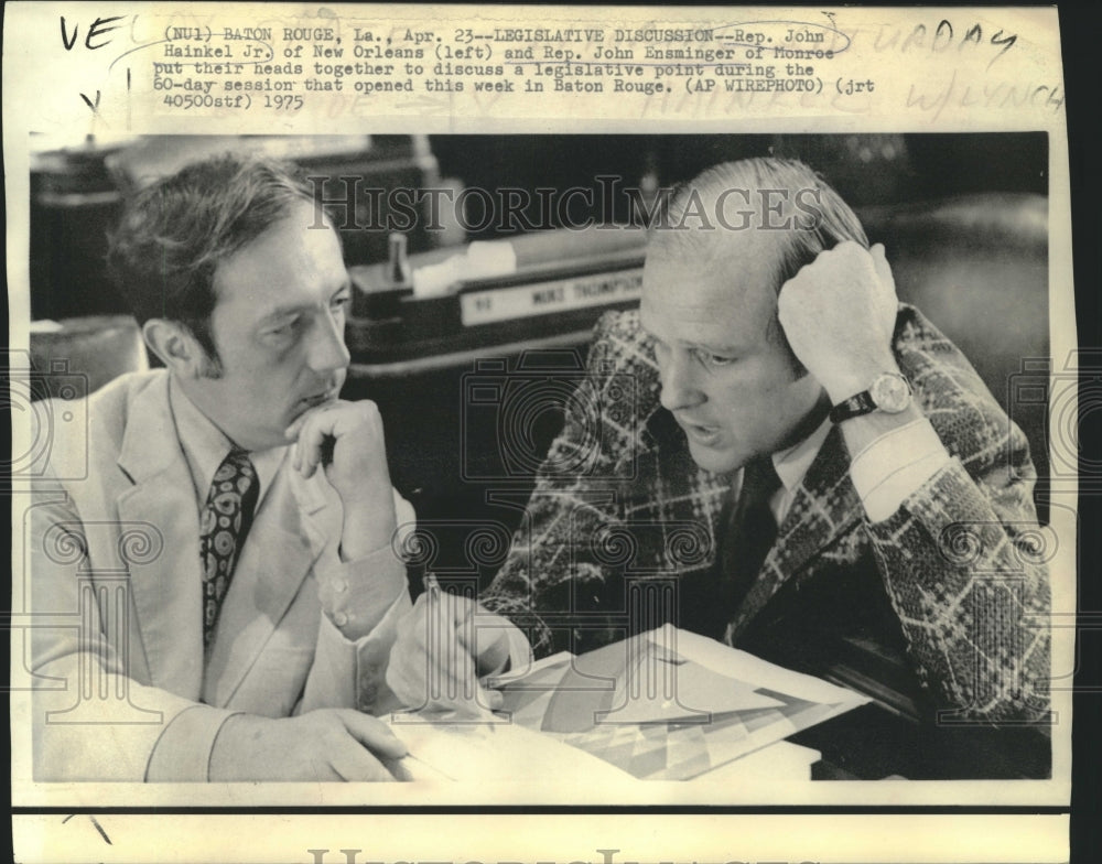 1975 Press Photo Reps. Hainkel & Ensminger confer at LA Legislative session