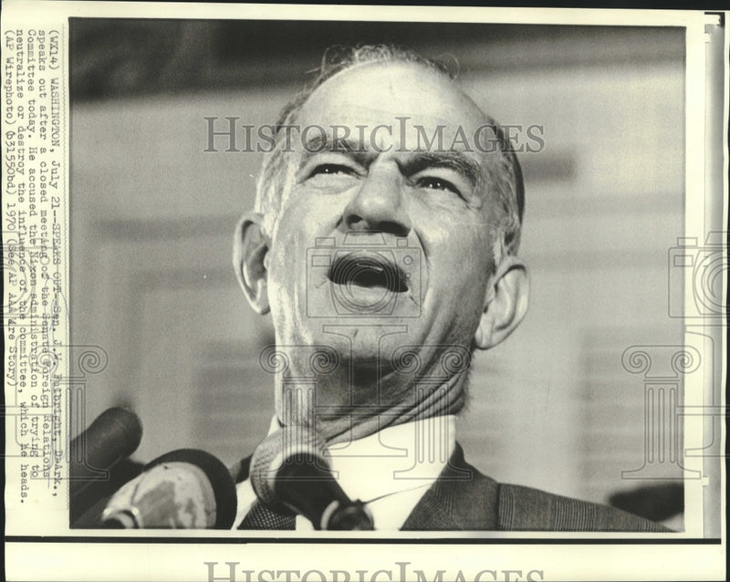 Load image into Gallery viewer, 1970 Press Photo Sen. Fulbright speaks out at Senate Foreign Relations Committee
