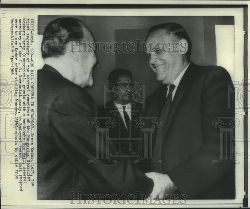 Load image into Gallery viewer, 1966 Press Photo Communist Party leaders Kadar &amp; Gus Hall meet in Budapest.

