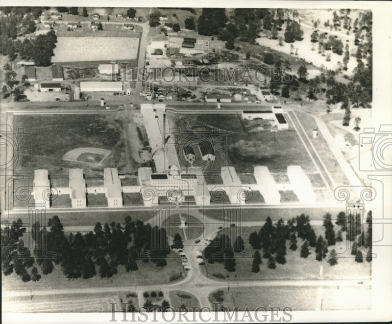 Load image into Gallery viewer, 1963 Press Photo Aerial view of Georgia State Prison in Reidsvillle, Georgia
