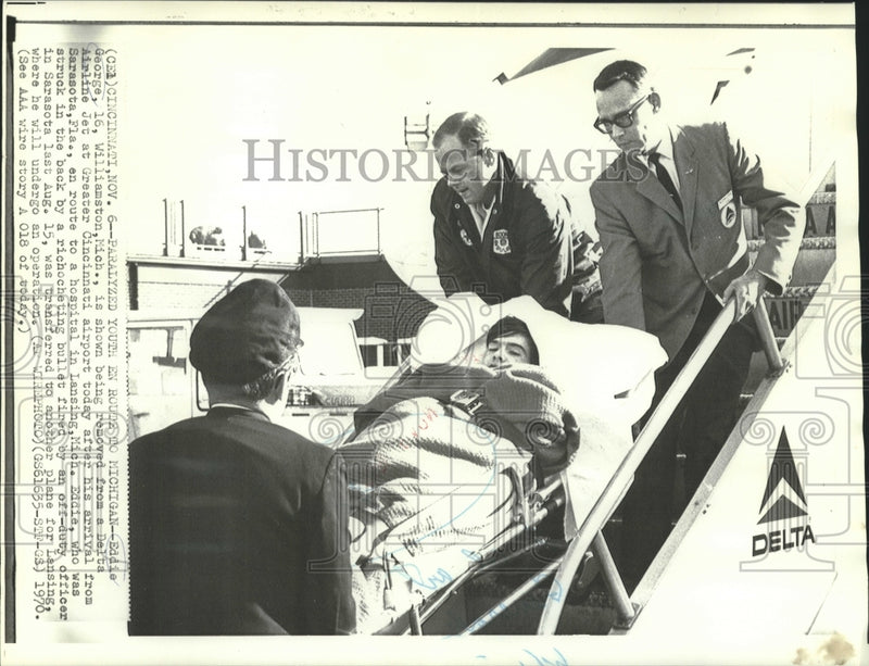 Load image into Gallery viewer, 1970 Press Photo E. George,paralyzed by ricocheting bullet en route to Michigan
