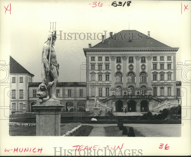 Load image into Gallery viewer, 1985 Press Photo Munich's Nymphenberg Palace with baroque-rococo style and park
