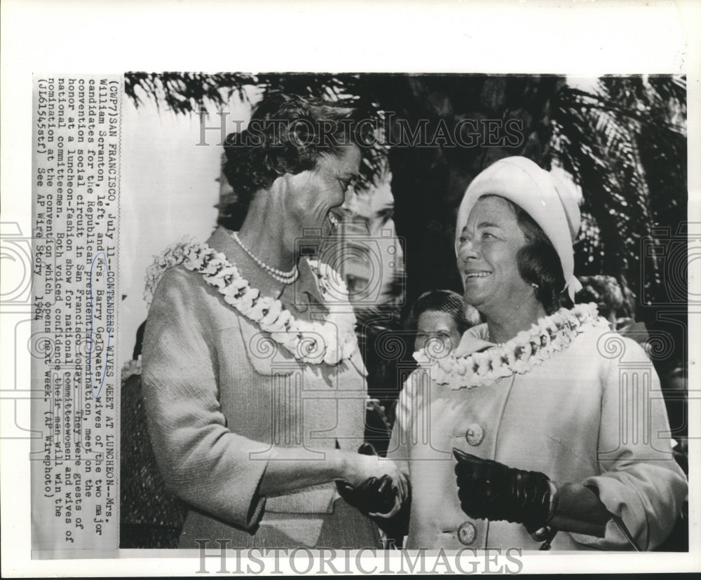 1964 Press Photo Mrs. William Scranton & Mrs. Barry Goldwater at luncheon in CA