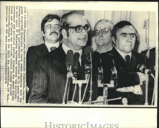 1976 Press Photo Portuguese President Costa Gomes & others at news conference
