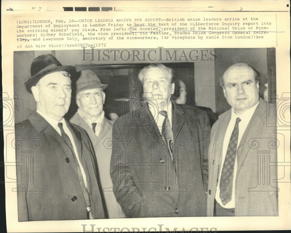 1972 Press Photo Joe Gormley & other British union leaders arrive for report.