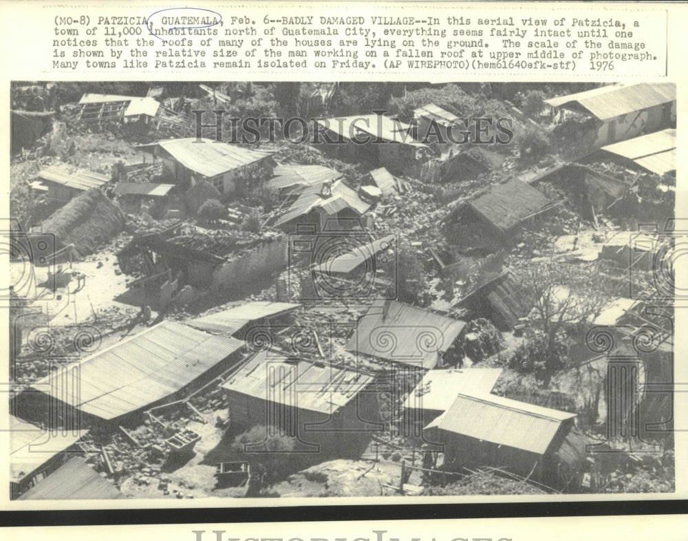 1976 Press Photo Aerial view of earthquake damaged Patzicia, Guatemala