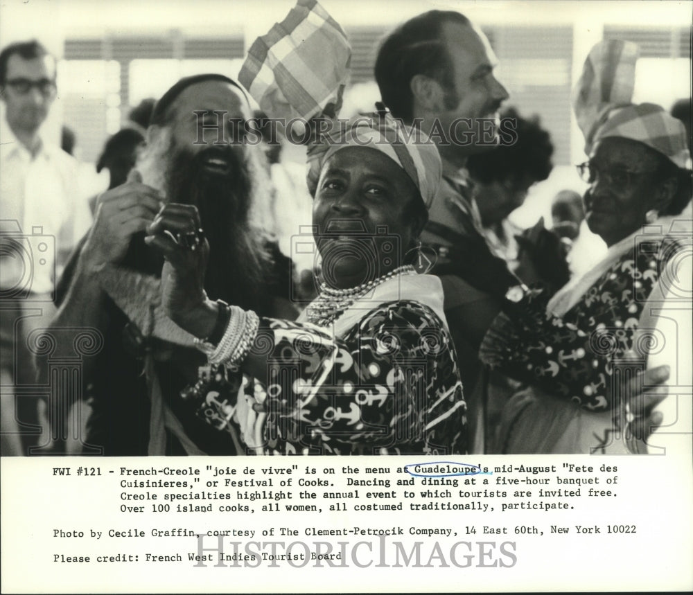 1975 Press Photo Guadeloupe&#39;s mid-August &quot;Fete des Cuisinieres,&quot; dining &amp; dance