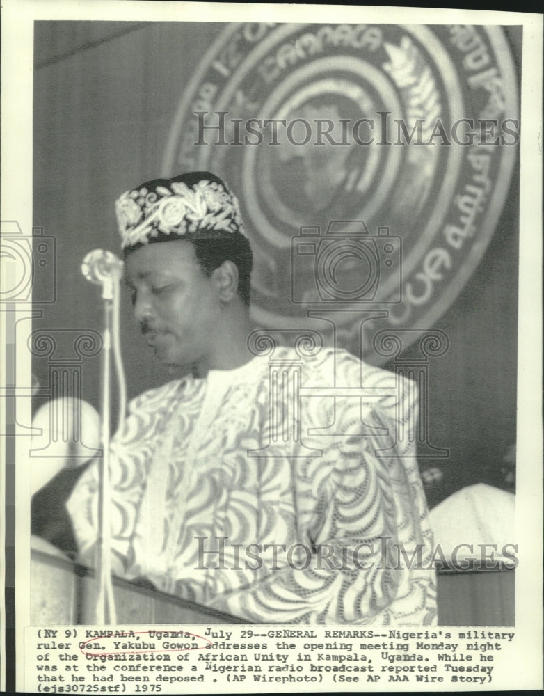 1975 Press Photo Nigeria&#39;s General Gowon addresses opening meeting in Kampala