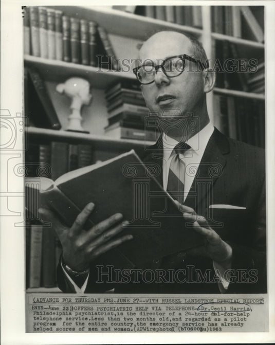 1963 Press Photo Dr. Cecil Harris, Director of 24-hour dial-for-help program